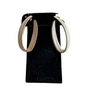 Vintage 80s Gold and white oval stud earrings